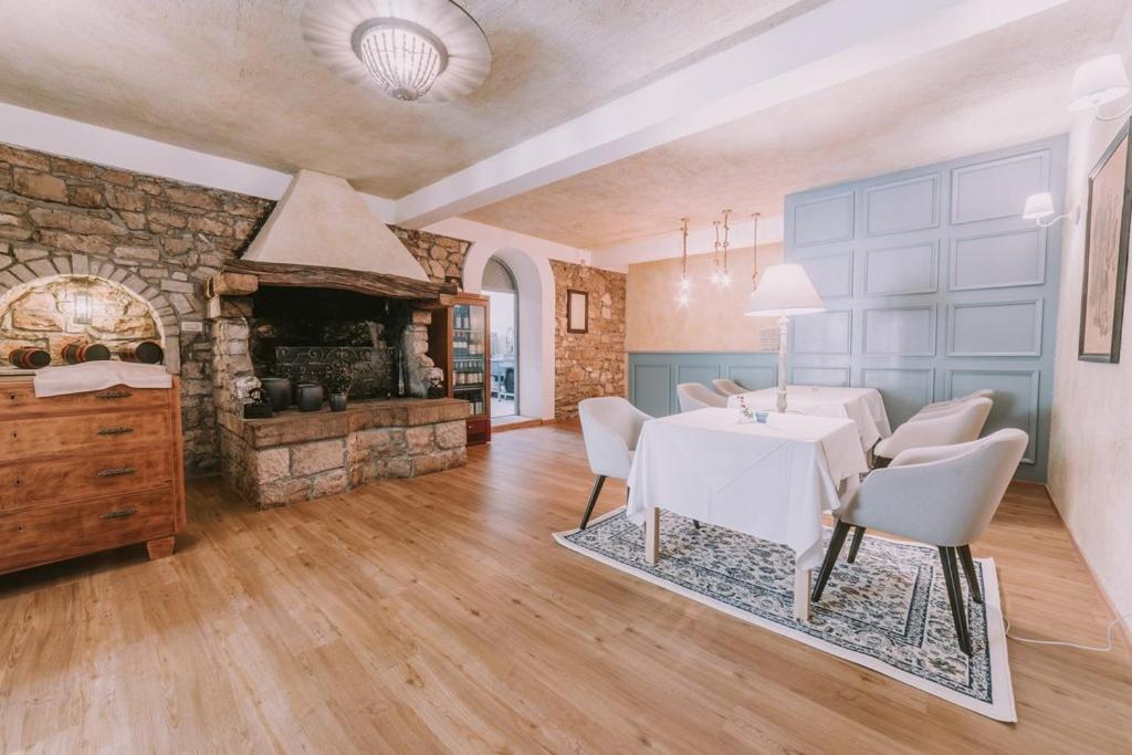 Bed And Breakfast Kolo Adults Only Bužinija Esterno foto